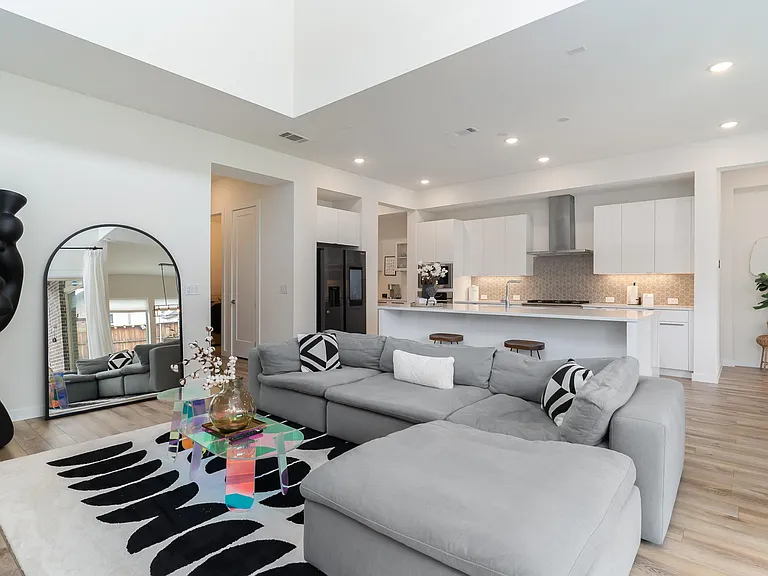 844 Baugh Dr — Photo 6