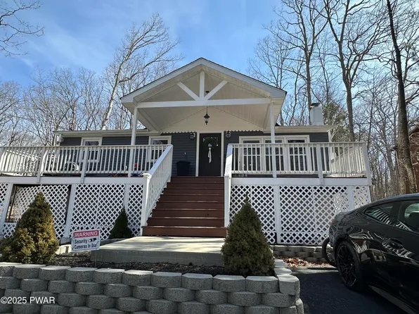 115 Adrienne Ct, Dingmans Ferry, PA 18328