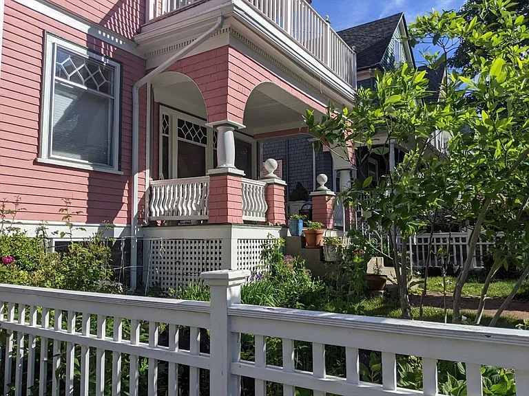 6 Fairview St #1 — Photo 1