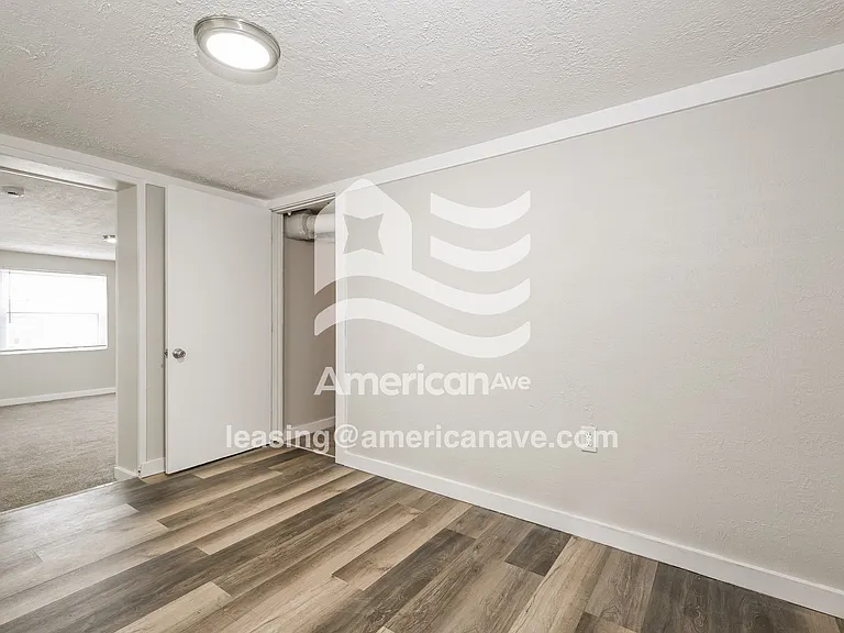 456907_008_wm_-_bedroom_13347296.jpg
