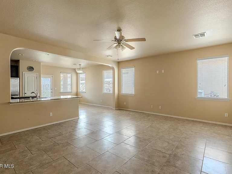12485 Knightsbridge Dr — Photo 11