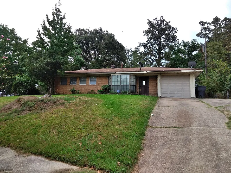 3841 Elmer Ln