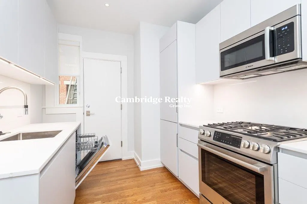 1 bed, 1.0 bath, 535 sqft, $3,400 — Photo 1