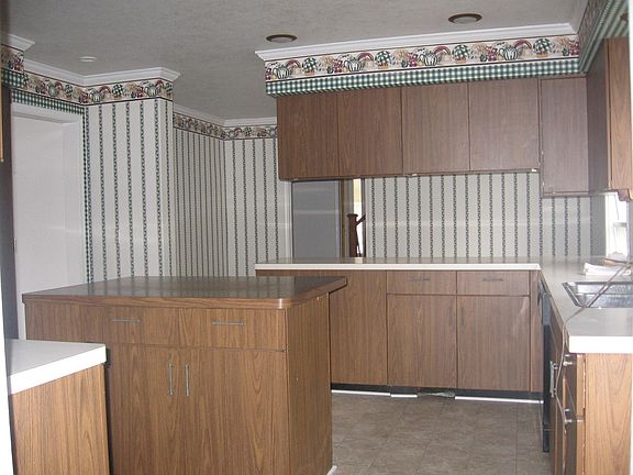 Kitchen-Mud Room