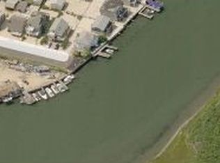 432 Iroquois Ave, Beach Haven, NJ 08008
