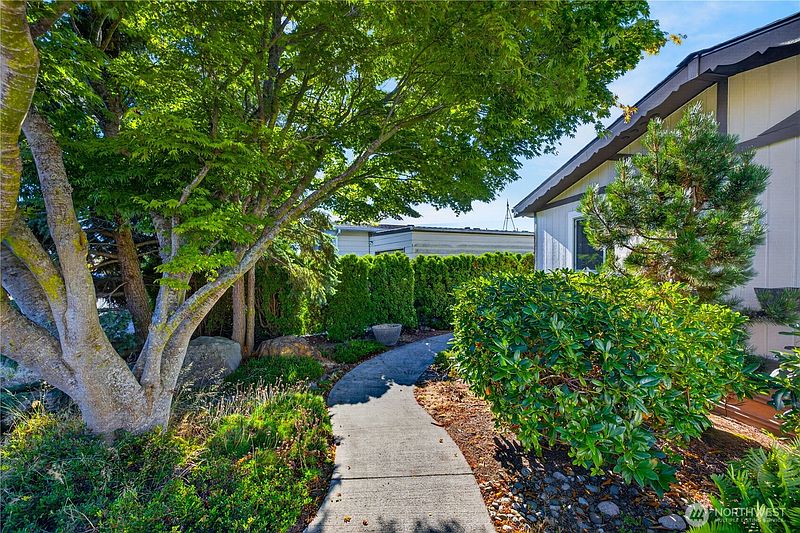 3rd image of 2204 Bane Place