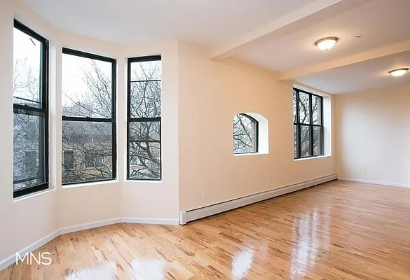 Rented by MNS | media 9