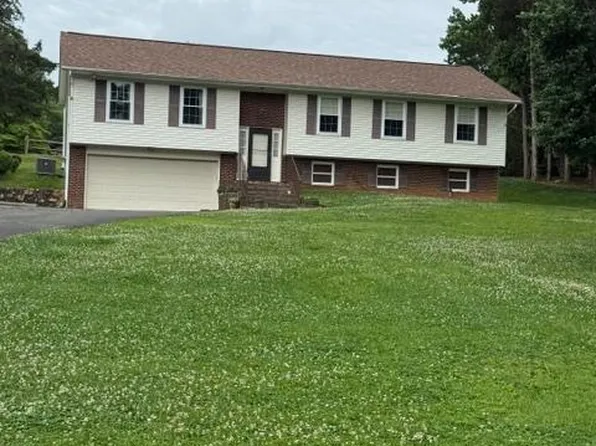 7077 Westmoreland Dr, Warrenton, VA 20187