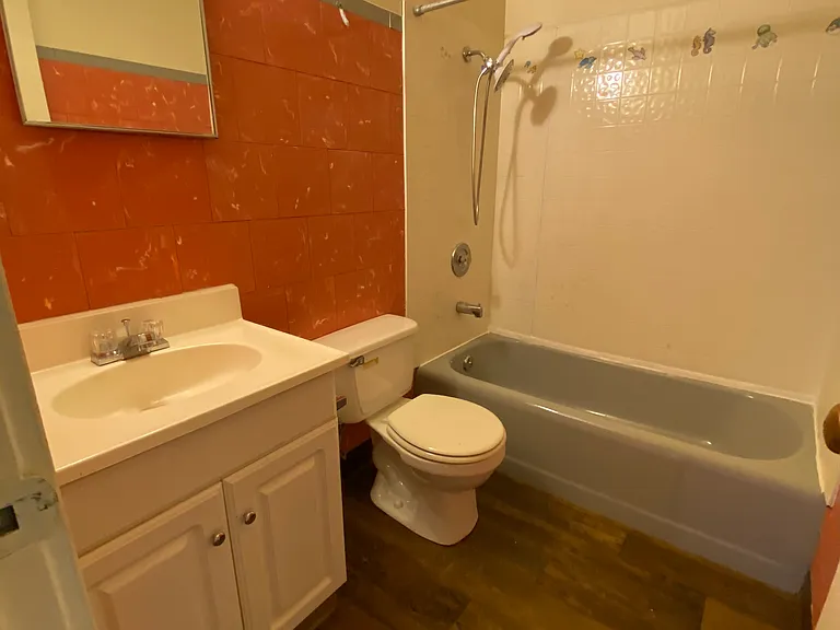 Frederick Avenue Apartments — Photo 33