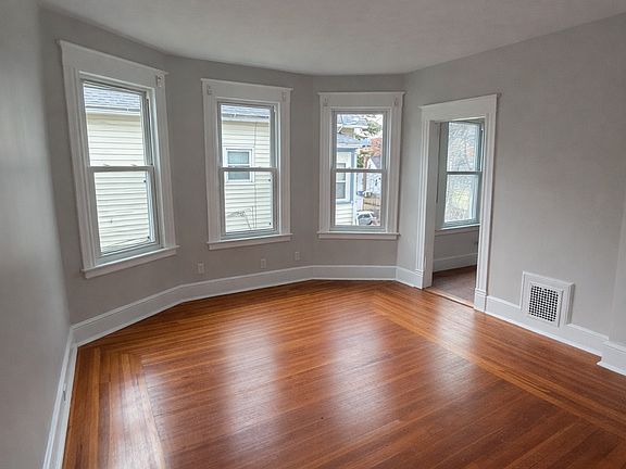 Spacious living room