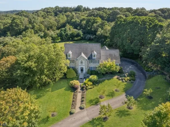 5 Highland Dr, Chester Twp., NJ 07930