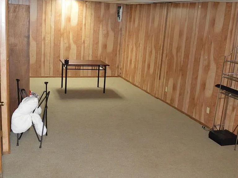 1945 Trexler Ct — Photo 10
