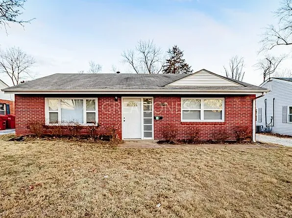 4 Saint George Ct, Florissant, MO 63031