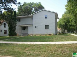 445 N Roosevelt Ave, Cherokee, IA 51012