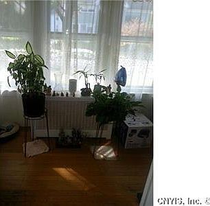 5th image of 524 Vine St
