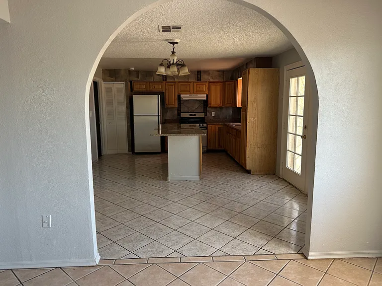 4920 W Palm Ln — Photo 3