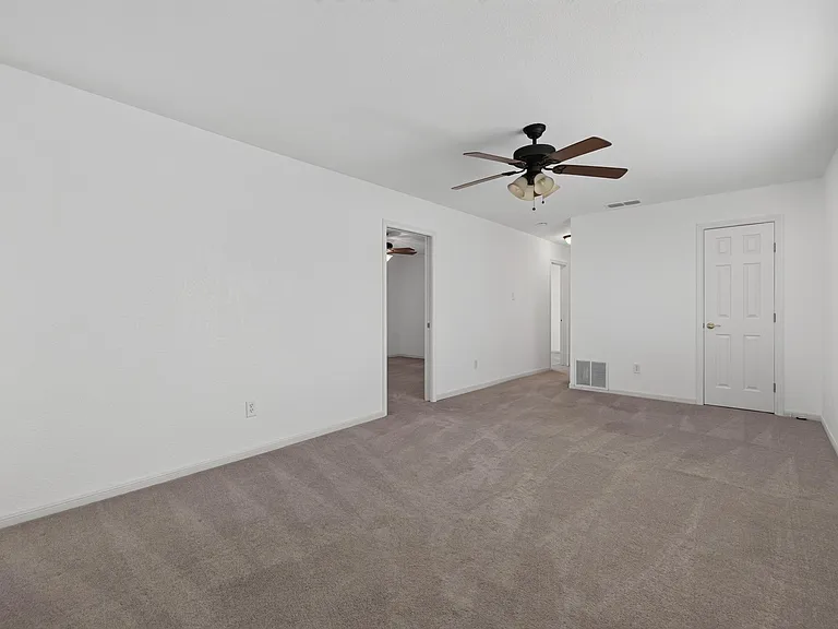 1202 Knollpark Cir — Photo 17