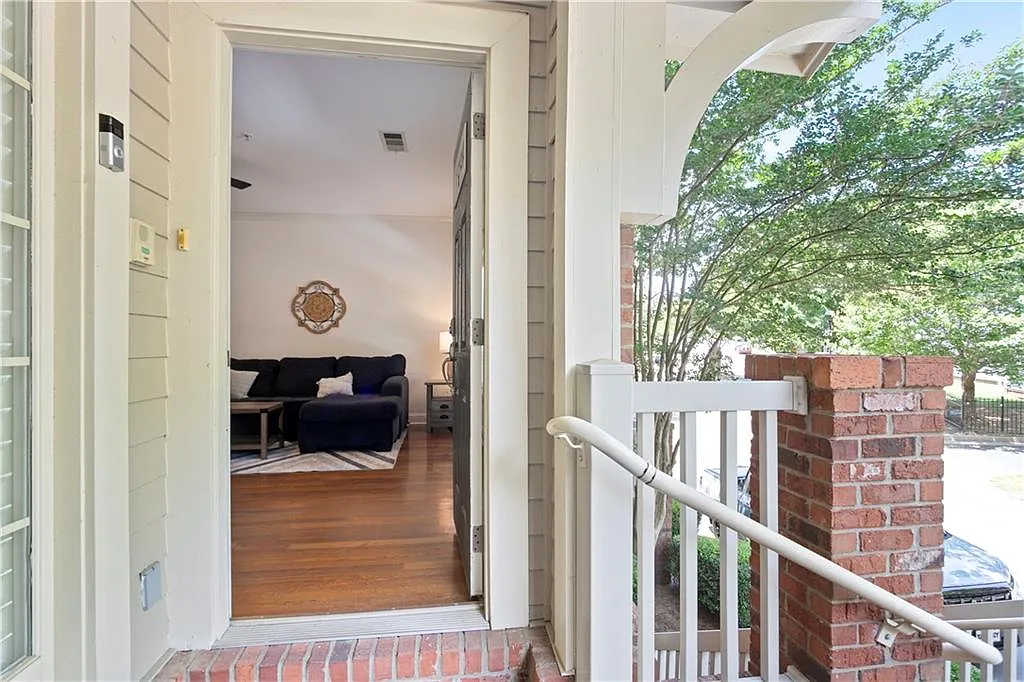 655 Mead St SE — Photo 3