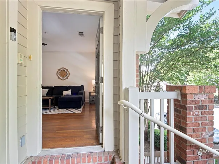 655 Mead St SE #11 — Photo 2