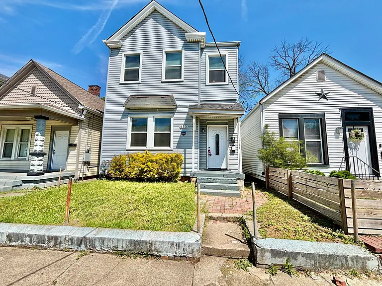 513 E Ormsby Ave — Photo 2