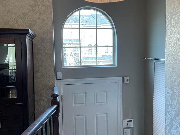 4th image of 14 Persimmon Ln