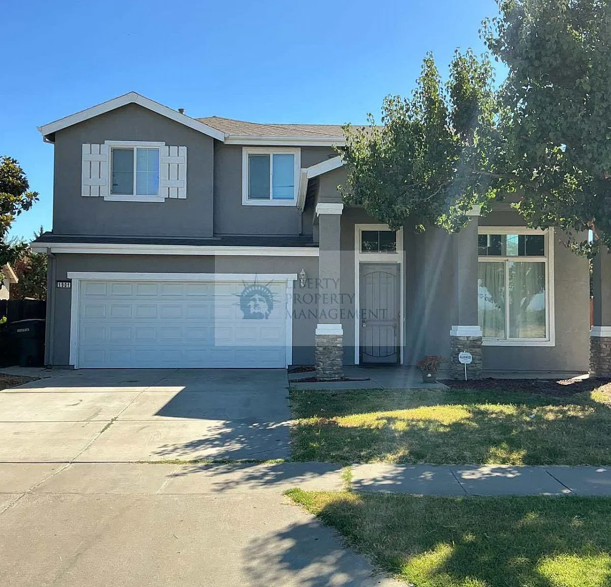 4 bed, 2210 sqft, $2,595 — Photo 1