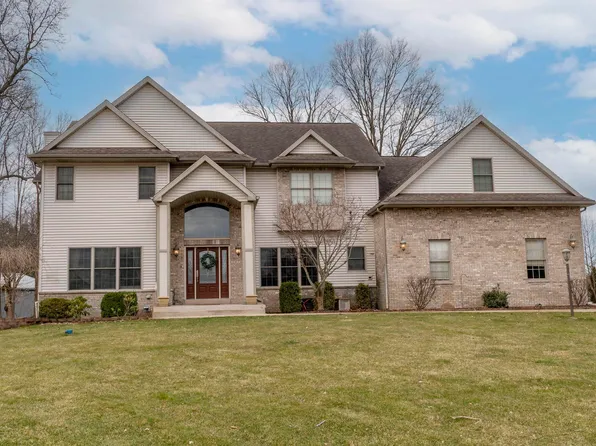 22470 Walnut Ct, South Bend, IN 46628