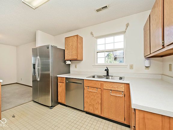 5th image of 105 Coralbury Ct