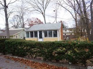 9 Connelly Dr, Lake Grove, NY 11755