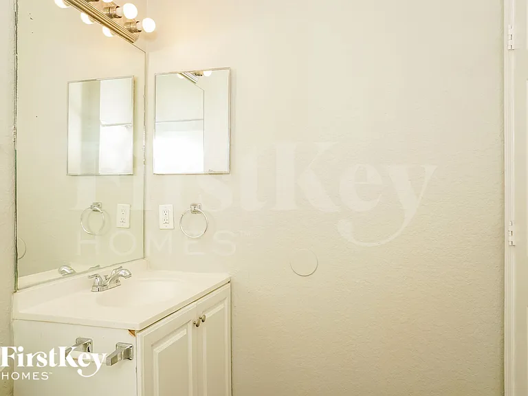 4220 S Cranberry Blvd — Photo 14