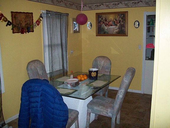 4th image of 1220 Romain Ave