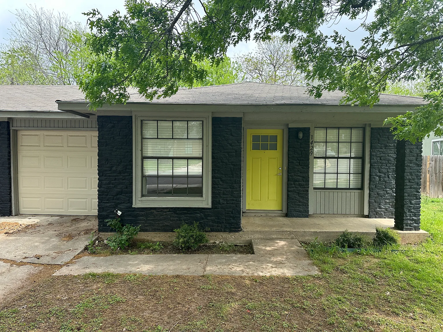 1429 Hyridge Cir — Photo 1