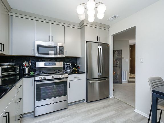 3rd image of 1408 Princeton Ct APT C