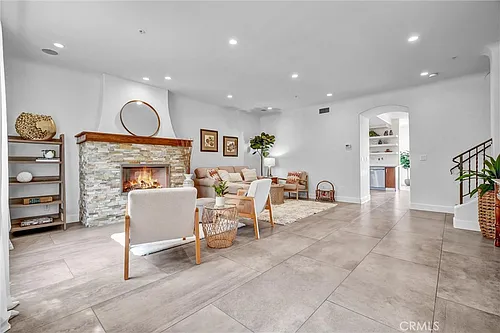 308 5th St Photo 1