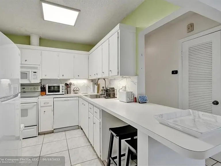 6750 NE 21st Rd #123 — Photo 16