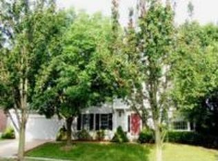 15841 Cedarmill Dr, Chesterfield, MO 63017