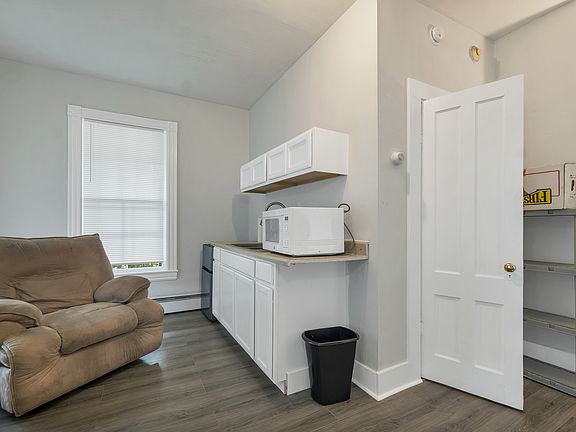 4th image of 1073 Union Ave #D
