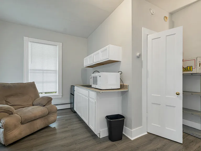 1073 Union Ave #D — Photo 4