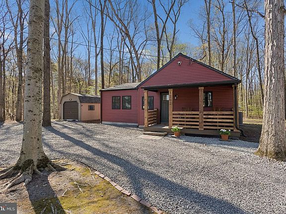 2nd image of 1202 Woolman Rd