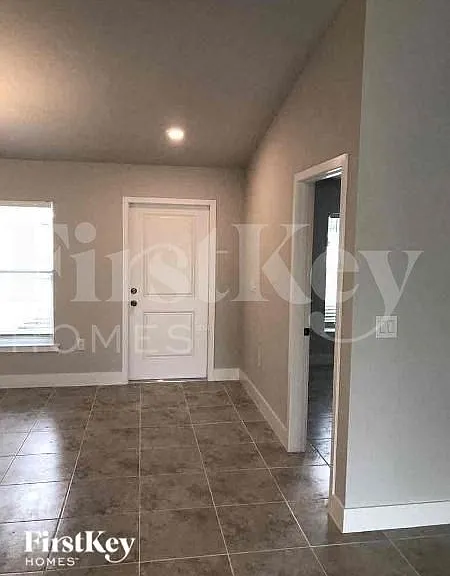 6114 Holt Ct — Photo 2