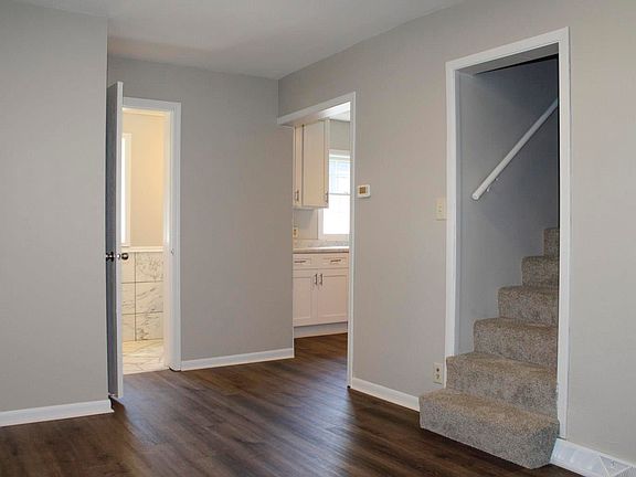 5th image of 220 Garfield St
