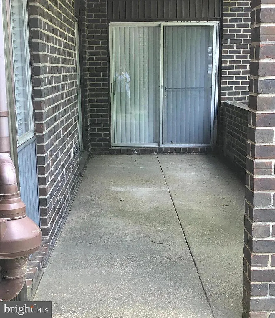 1 bed, 931 sqft, $1,850 — Photo 2