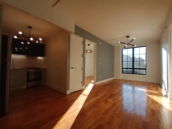 24 Ford Street image 1 of 23