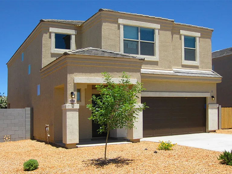 11700 E Cliffrose Ln — Photo 1