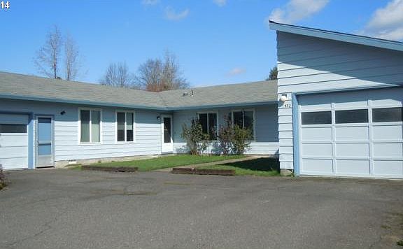 3rd image of 1972 NE Barberry Dr