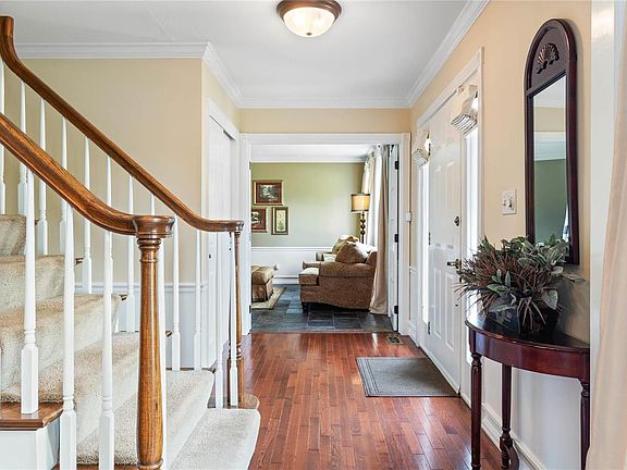 4th image of 1212 De Noailles Dr