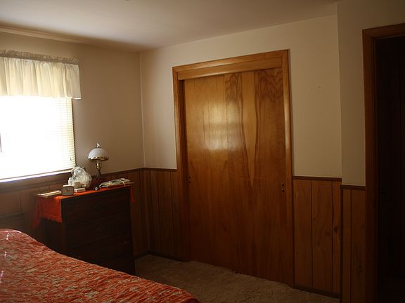 2 Bedrooms Main Floor