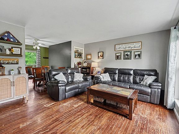 5th image of 11777 Manor Lake Dr