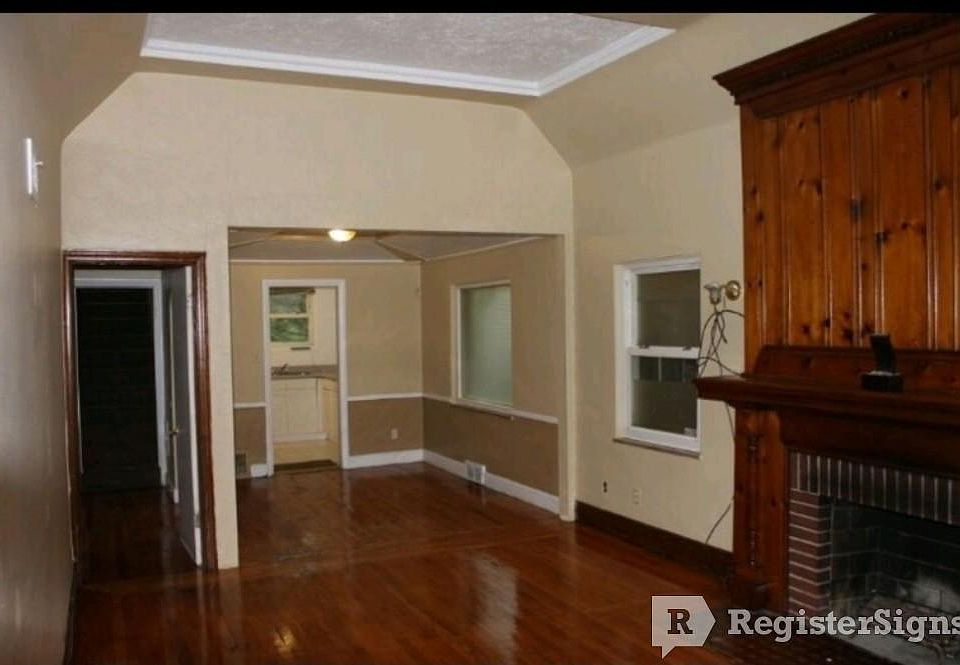 2nd image of 18710 Prairie St