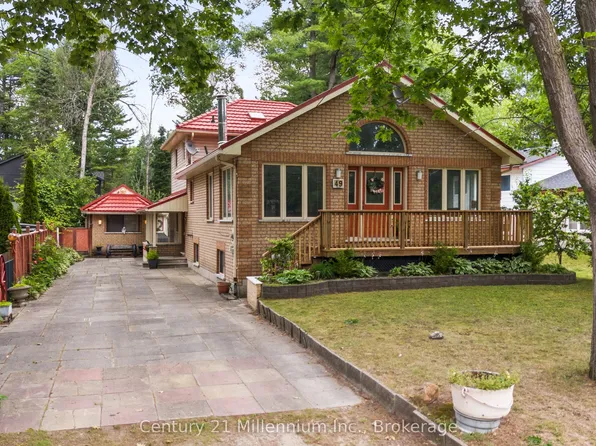 49 32nd St N, Wasaga Beach, ON L9Z 2C4